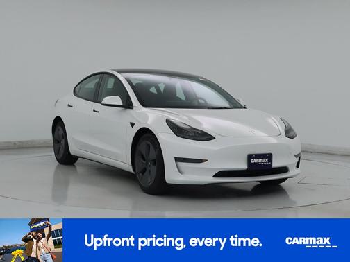 Pearl 2023 Tesla Model 3