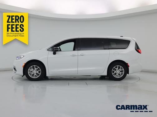White 2025 Chrysler Pacifica Select