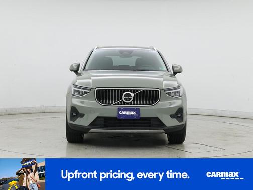2023 Volvo XC40 B4 Plus Bright Theme