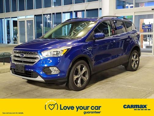 Photo 3 of 25 of 2017 Ford Escape SE