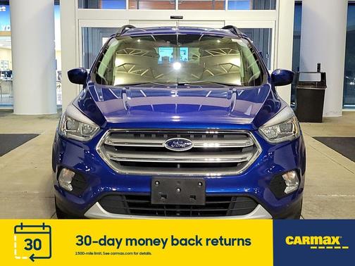 Photo 2 of 25 of 2017 Ford Escape SE