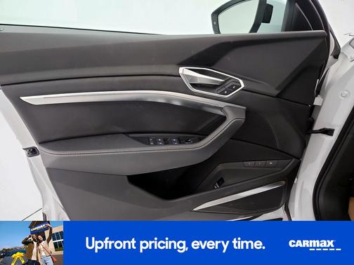 2023 Audi e-tron Premium Plus