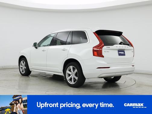 2022 Volvo XC90 T5 Momentum