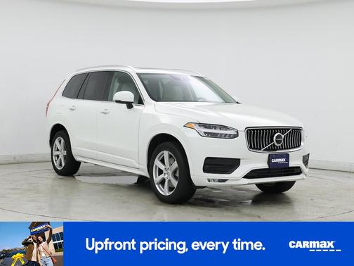 2022 Volvo XC90 T5 Momentum