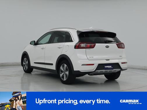 White 2018 Kia Niro EX