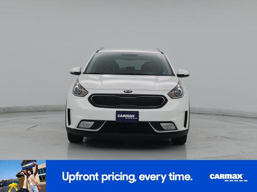 White 2018 Kia Niro EX