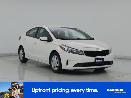 White 2018 Kia Forte LX