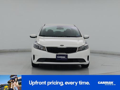 White 2018 Kia Forte S