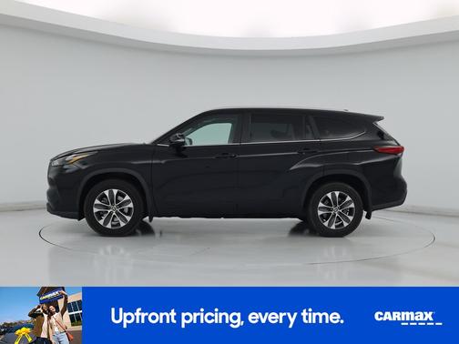 Black 2023 Toyota Highlander XLE