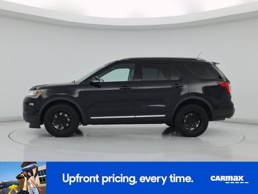 Black 2018 Ford Explorer XLT