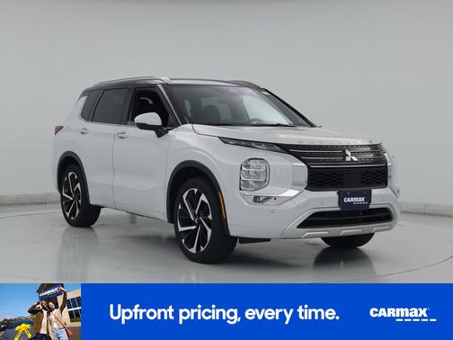 White 2024 Mitsubishi Outlander SEL