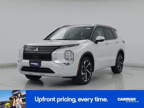 White 2024 Mitsubishi Outlander SEL
