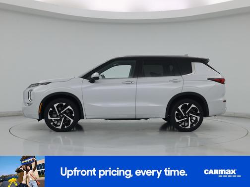 White 2024 Mitsubishi Outlander SEL