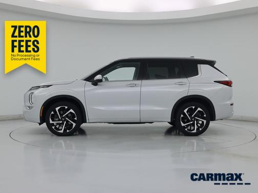 White 2024 Mitsubishi Outlander SEL