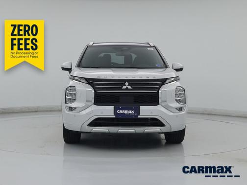 White 2024 Mitsubishi Outlander SEL