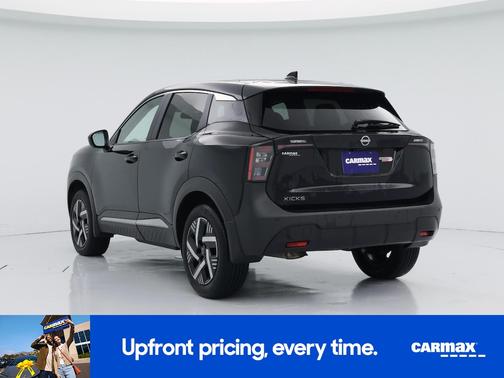 Black 2025 Nissan Kicks SV