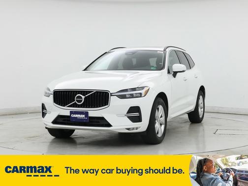 2022 Volvo XC60 B5 Momentum