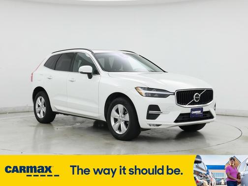 2022 Volvo XC60 B5 Momentum