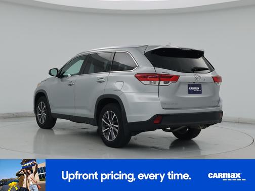 Silver 2019 Toyota Highlander XLE