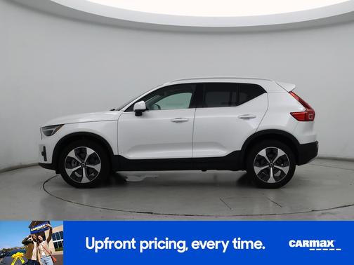 2023 Volvo XC40 B5 Plus Bright Theme
