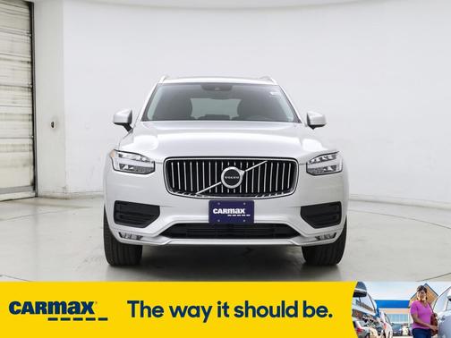 2022 Volvo XC90 T5 Momentum