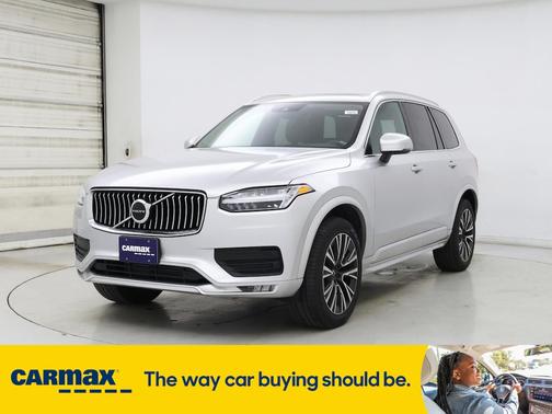 2022 Volvo XC90 T5 Momentum