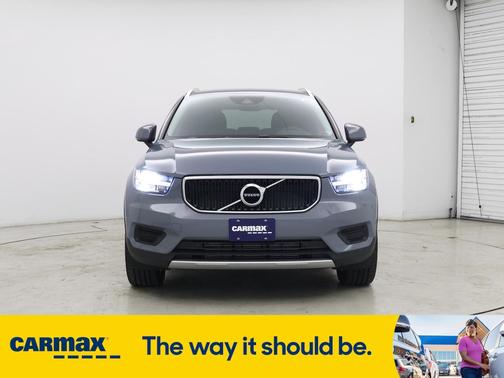 2020 Volvo XC40 T5 Momentum