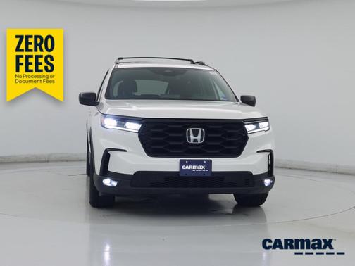 White 2025 Honda Pilot Sport