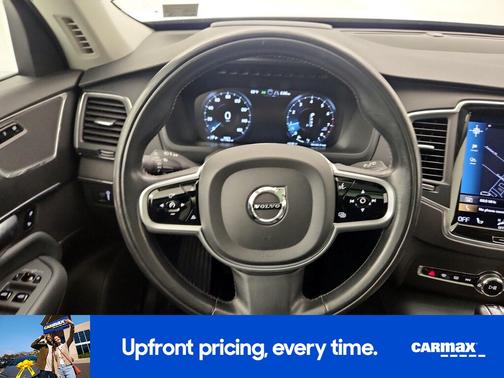 2020 Volvo XC90 T6 Momentum
