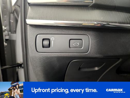 2020 Volvo XC90 T6 Momentum