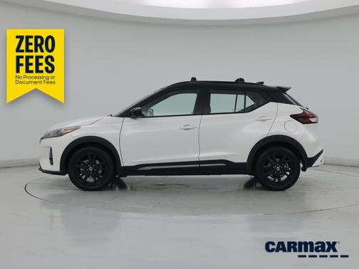 White 2021 Nissan Kicks SR