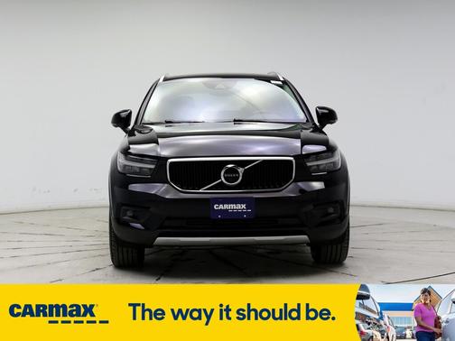 2022 Volvo XC40 T4 Momentum