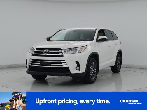 White 2017 Toyota Highlander LE Plus