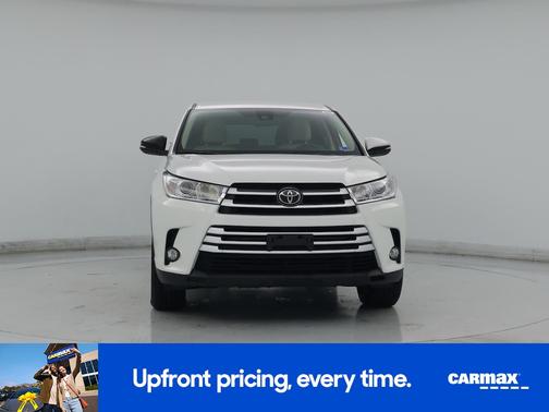 White 2017 Toyota Highlander LE Plus