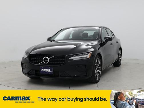 2022 Volvo S60 B5 Momentum