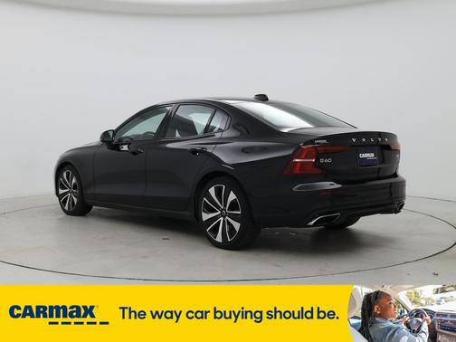 2022 Volvo S60 B5 Momentum