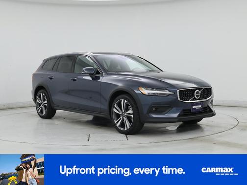 2025 Volvo V60 Cross Country B5 Plus