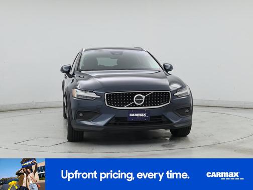 2025 Volvo V60 Cross Country B5 Plus