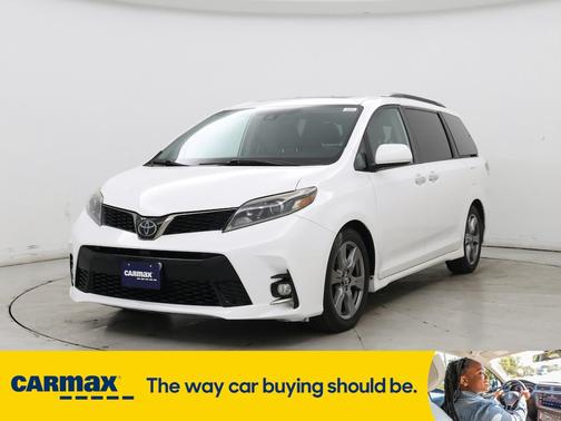 2019 Toyota Sienna SE