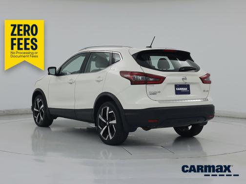Pearl 2022 Nissan Rogue Sport SL