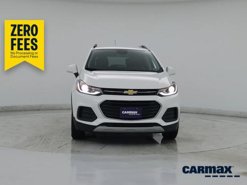 White 2022 Chevrolet Trax LT