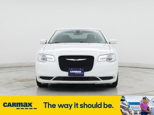 2019 Chrysler 300 Touring L