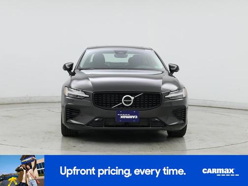 2023 Volvo S60 Recharge Plug-In Hybrid T8 Plus Dark Theme