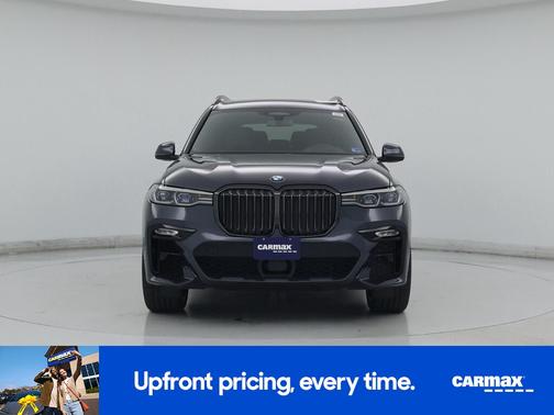 Gray 2022 BMW X7 M50i