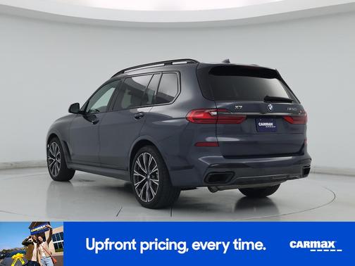 Gray 2022 BMW X7 M50i