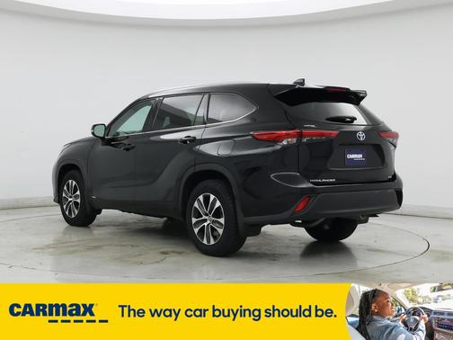 2022 Toyota Highlander Hybrid XLE