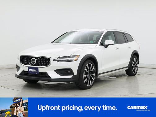 2025 Volvo V60 Cross Country B5 Ultra