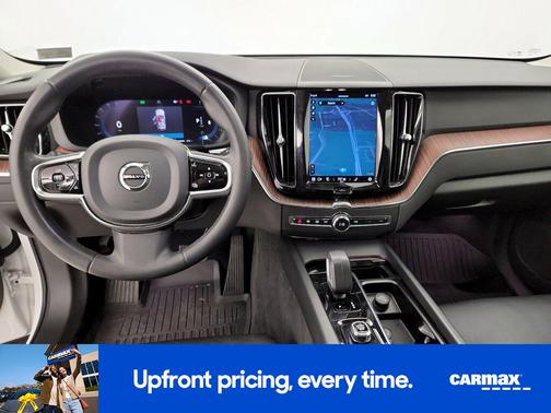 2023 Volvo XC60 B5 Plus Dark Theme