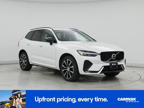2023 Volvo XC60 B5 Plus Dark Theme