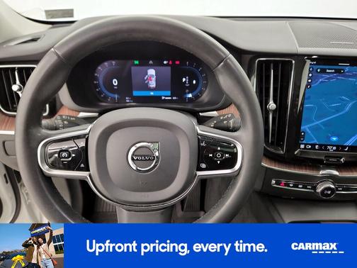 2023 Volvo XC60 B5 Plus Dark Theme